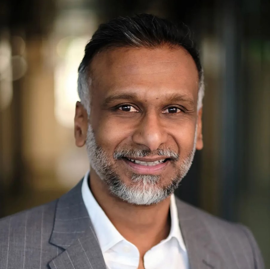 Namal Nawana Headshot
